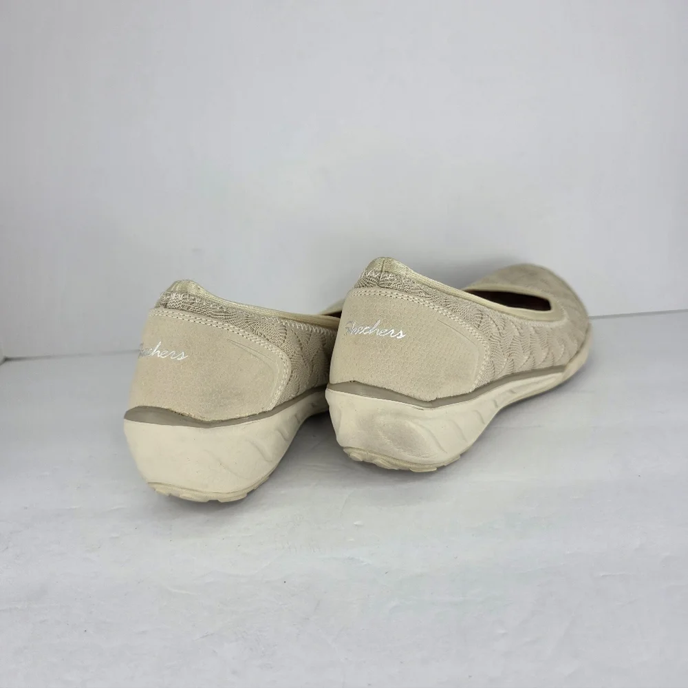 Skechers Relaxed Fit Savvy Women’s Beige Loafer Slip On Comfort Wedge  Size 9 - Picture 8 of 14